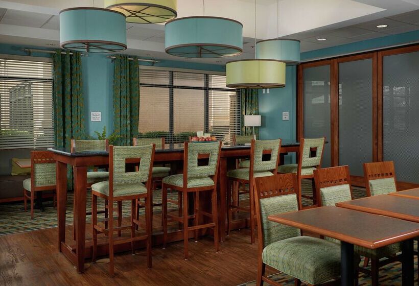 فندق Hampton Inn Bermuda Run