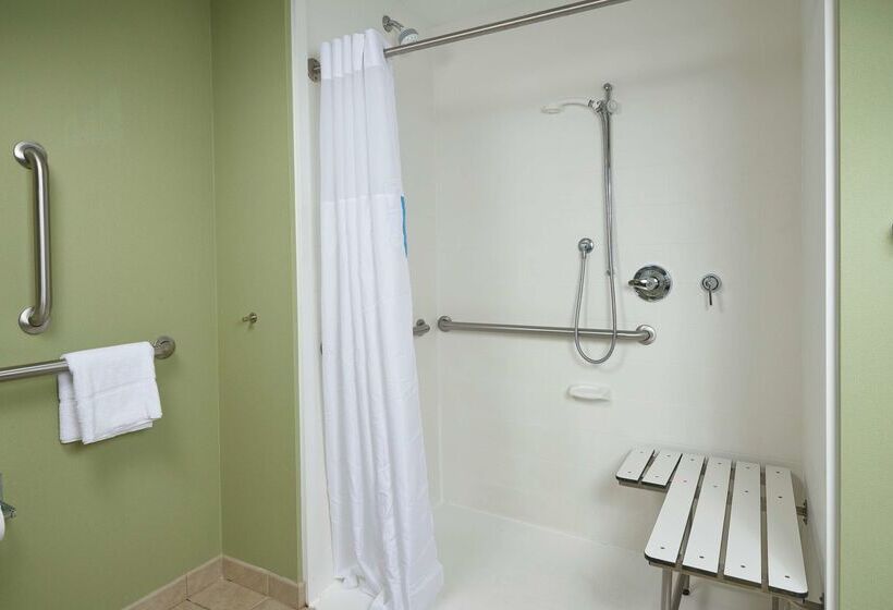 فندق Hampton Inn Bermuda Run