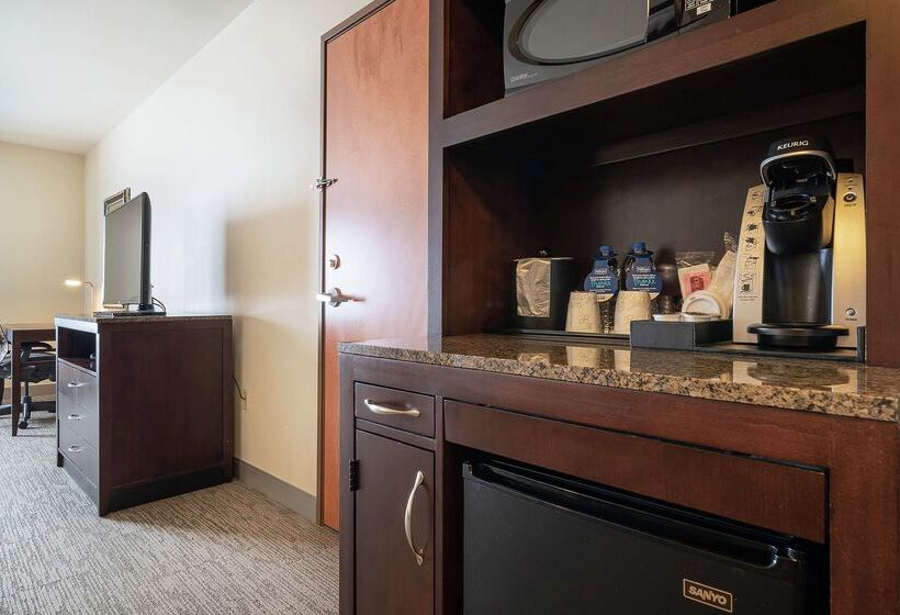 בית מלון כפרי Hilton Garden Inn Kalispell
