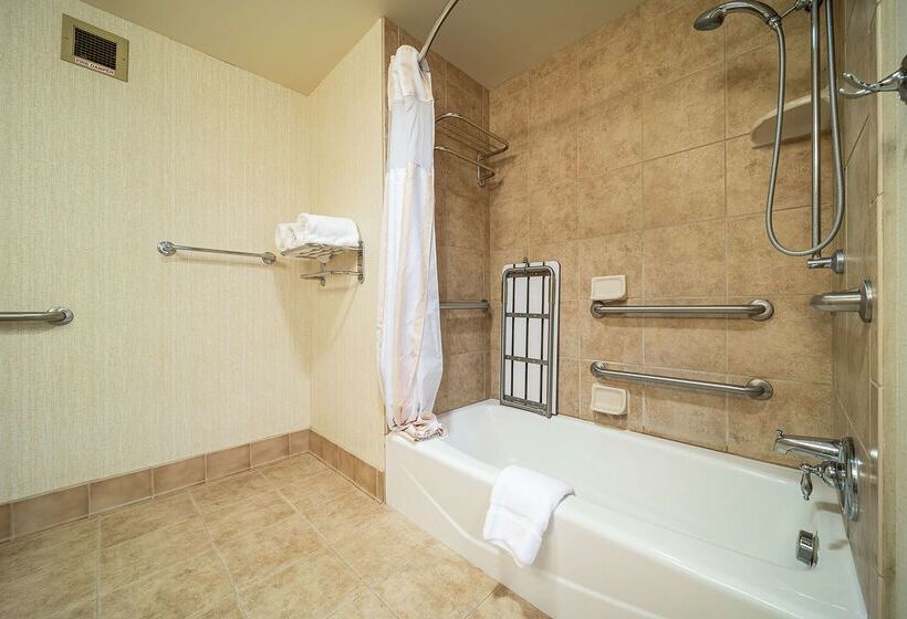 בית מלון כפרי Hilton Garden Inn Kalispell
