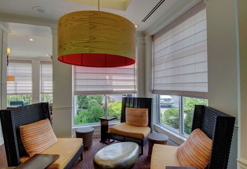 בית מלון כפרי Hilton Garden Inn Norwalk