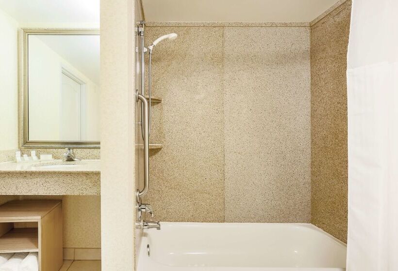 호텔 Hilton Garden Inn Roanoke Rapids