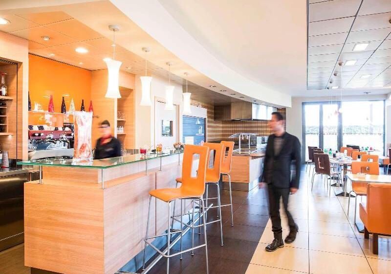 בית מלון כפרי Ibis Como