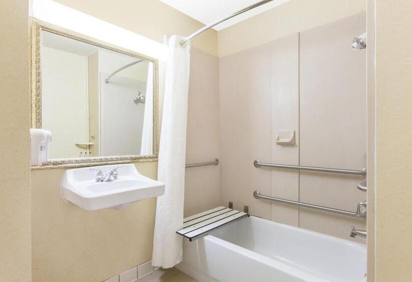 هتل Wingate By Wyndham Bentonville