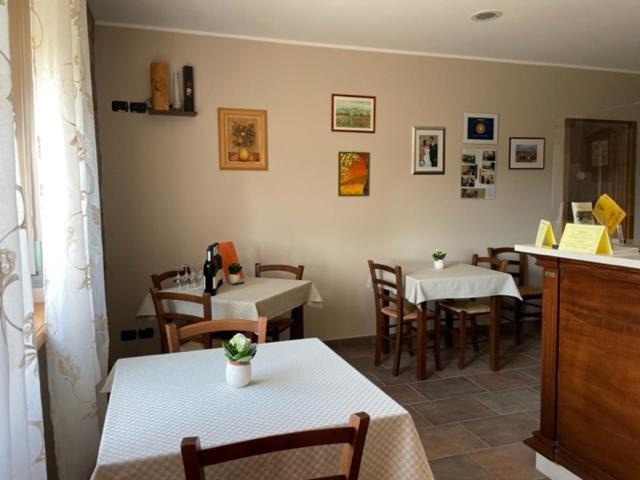 ホテル Agriturismo Finestre Di Langa