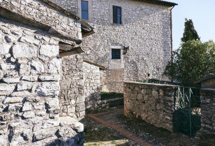فندق Albergo Diffuso Crispolti
