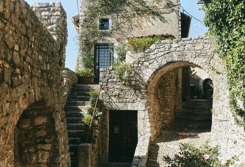 فندق Albergo Diffuso Crispolti