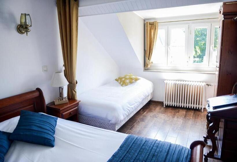 هتل Logis Le Saint Hubert