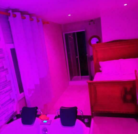 مبيت وإفطار Chambre Meublée Indépendante, Jacuzzi Dans La Chambre Située à Amblainville à 35 Minutes De Paris