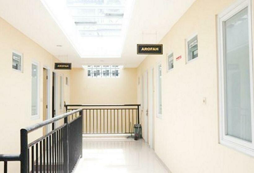 ホテル Muzdalifa Syariah Near Alun Alun Gresik Mitra Reddoorz