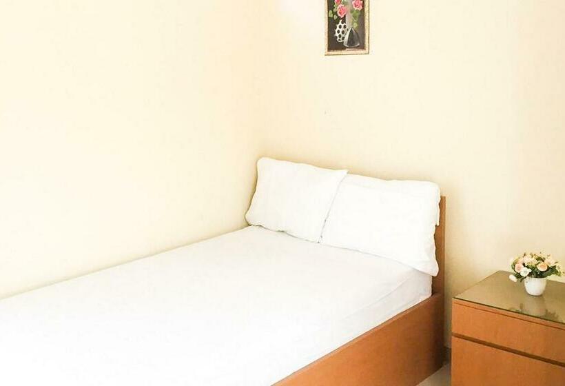 ホテル Muzdalifa Syariah Near Alun Alun Gresik Mitra Reddoorz