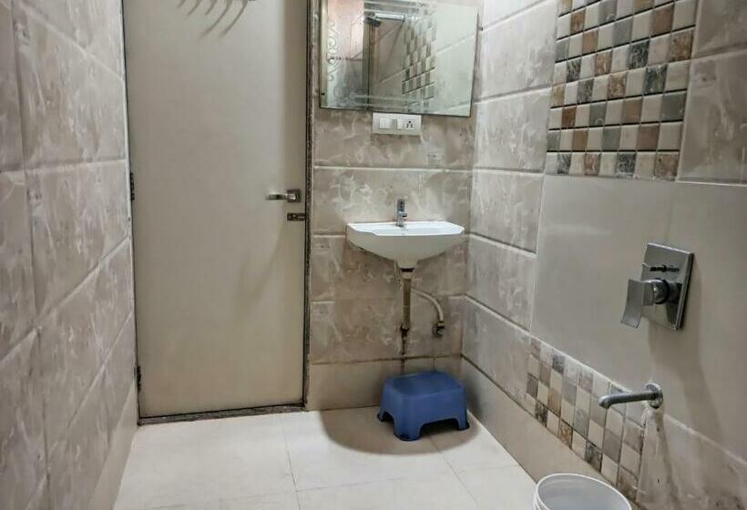 Отель Narmada And Guest House