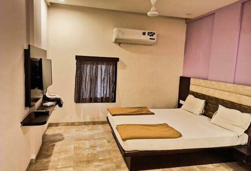 Отель Narmada And Guest House