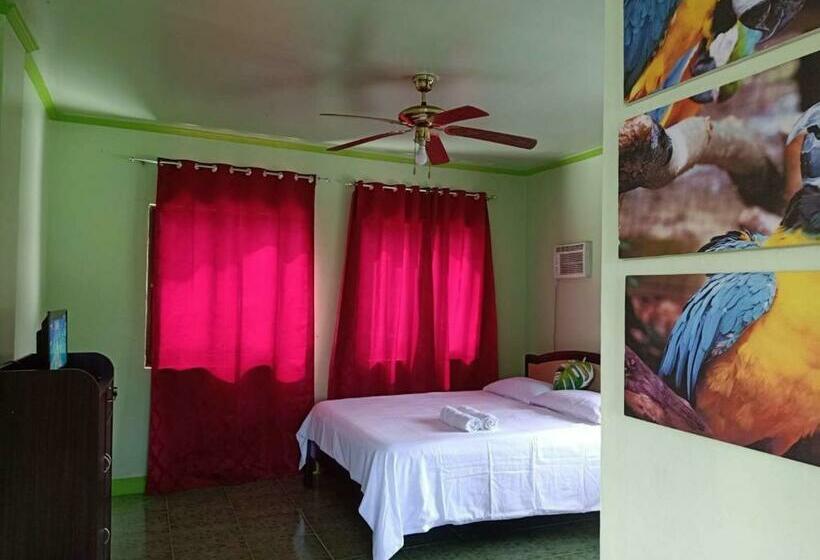 ホテル Reddoorz @ Garcia Hernandez Bohol