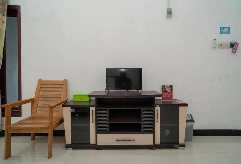 هتل Reddoorz Syariah Near Syamsudin Noor Airport 4