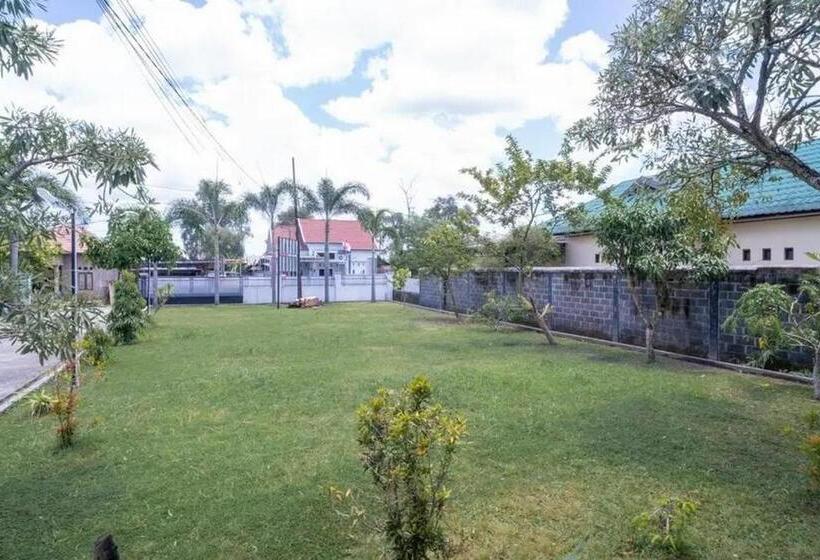 هتل Reddoorz Syariah Near Syamsudin Noor Airport 4