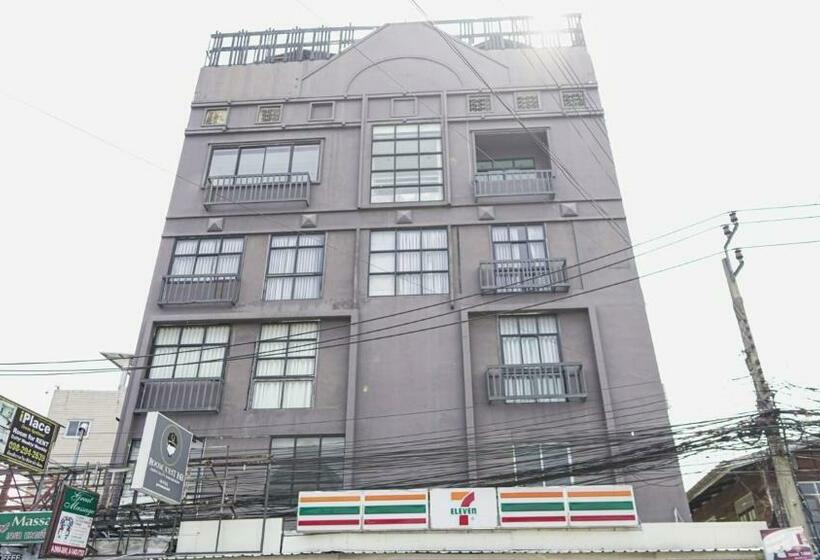 هتل Roomquest Nichada Isb International