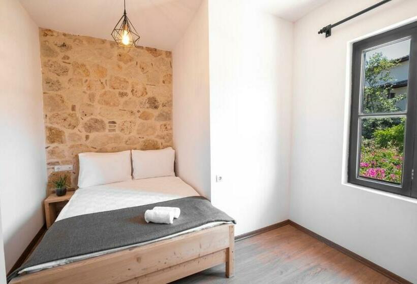 هتل Solo Boutique