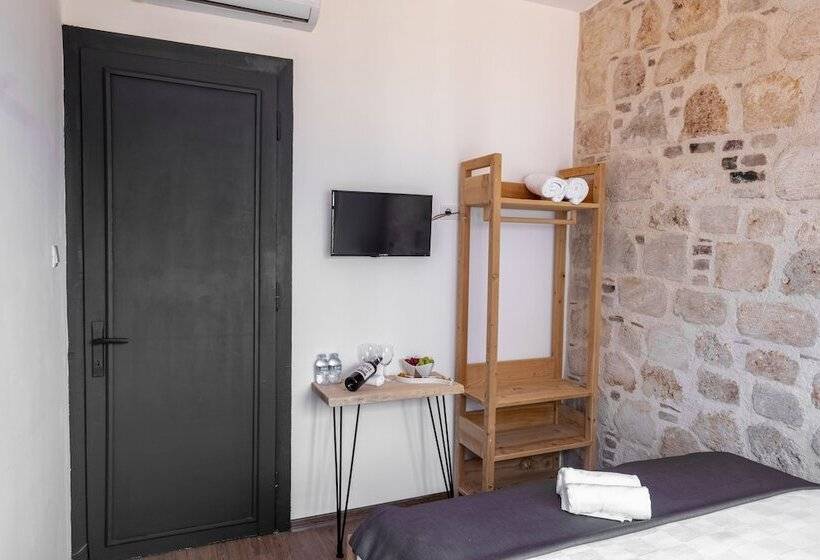 هتل Solo Boutique