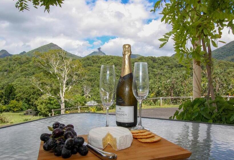민박 A View Of Mount Warning