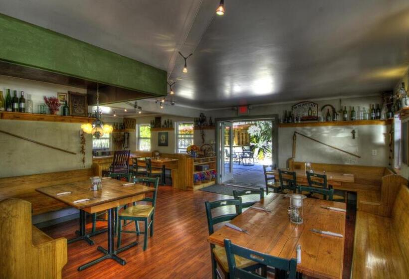 住宿加早餐  Crowsnest Vineyards Guesthouse