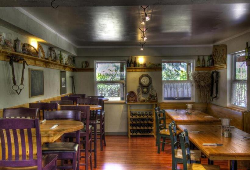 住宿加早餐  Crowsnest Vineyards Guesthouse