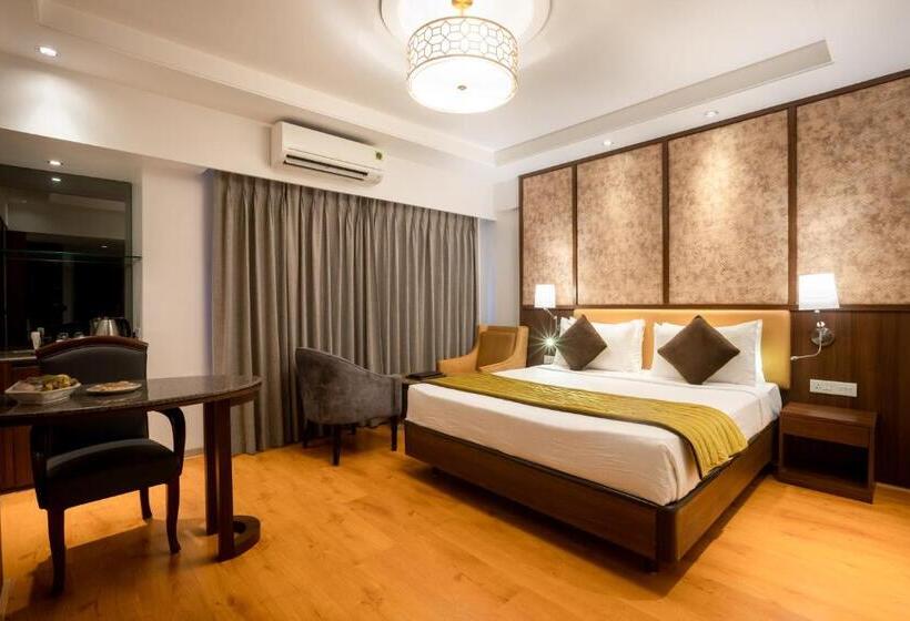 בית מלון כפרי Freesia By Express Inn