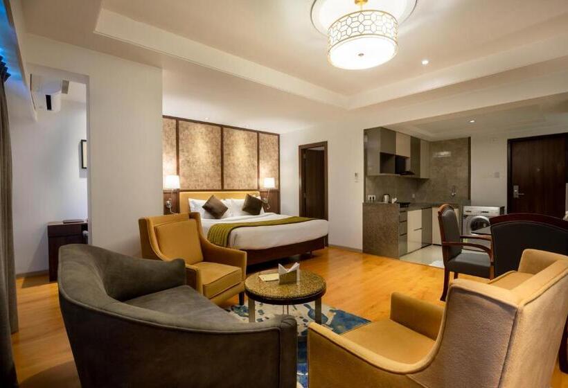 בית מלון כפרי Freesia By Express Inn