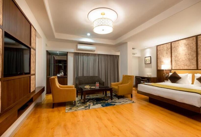 בית מלון כפרי Freesia By Express Inn