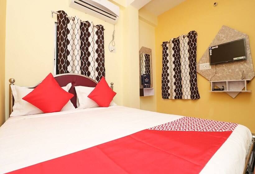 בית מלון כפרי Oyo 16609 Trinayani Guest House