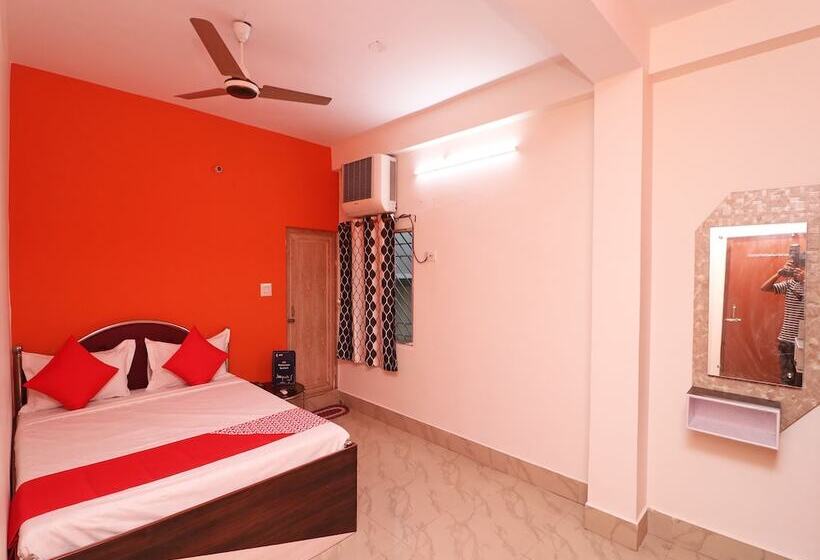 בית מלון כפרי Oyo 16609 Trinayani Guest House