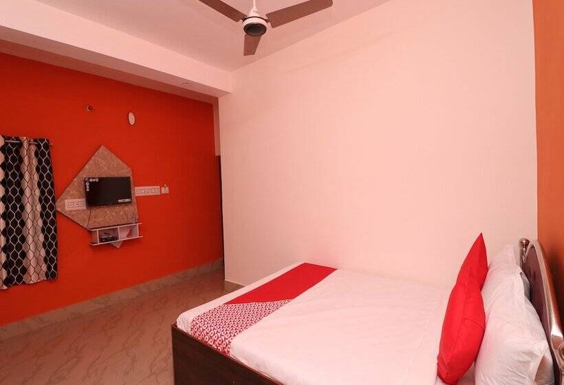 בית מלון כפרי Oyo 16609 Trinayani Guest House