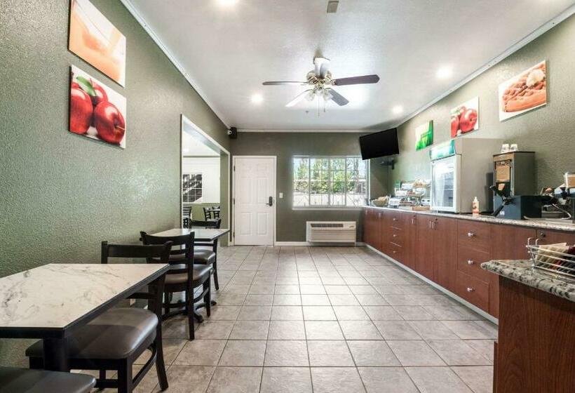 Мотель Quality Inn & Suites Bainbridge Island