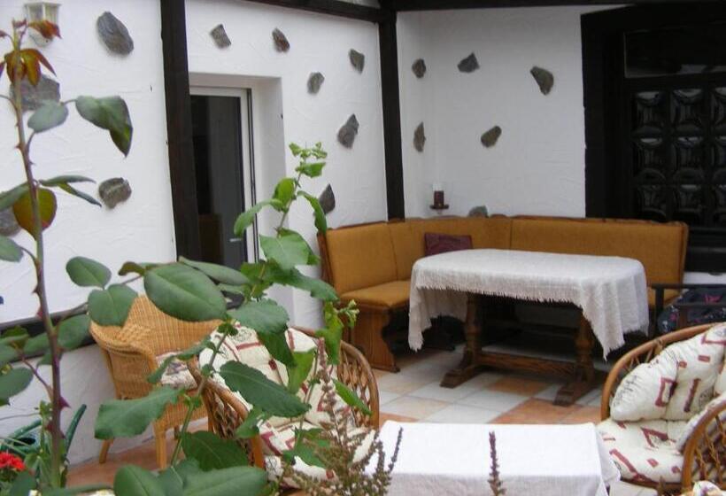 ペンション Zum Achten Himmel