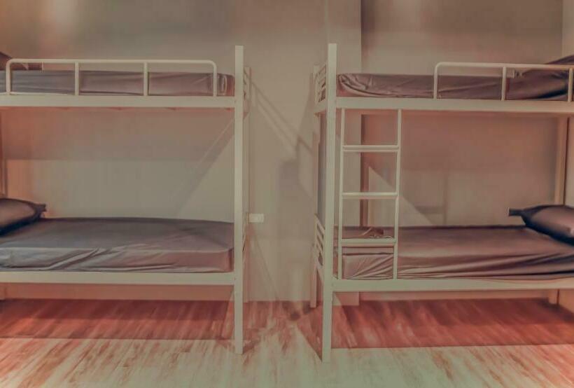 هاستل Woods Inn