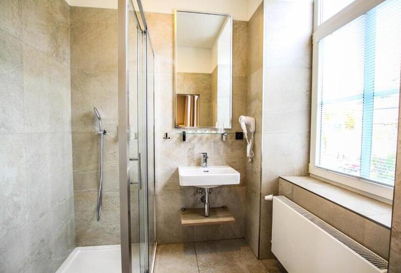 هتل Mariel Znojmo