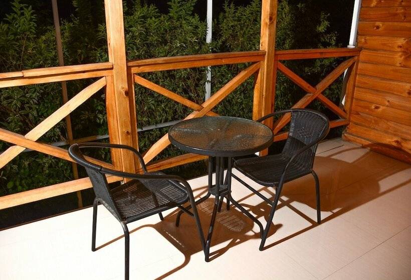 تختخواب و صبحانه Fema Lodge