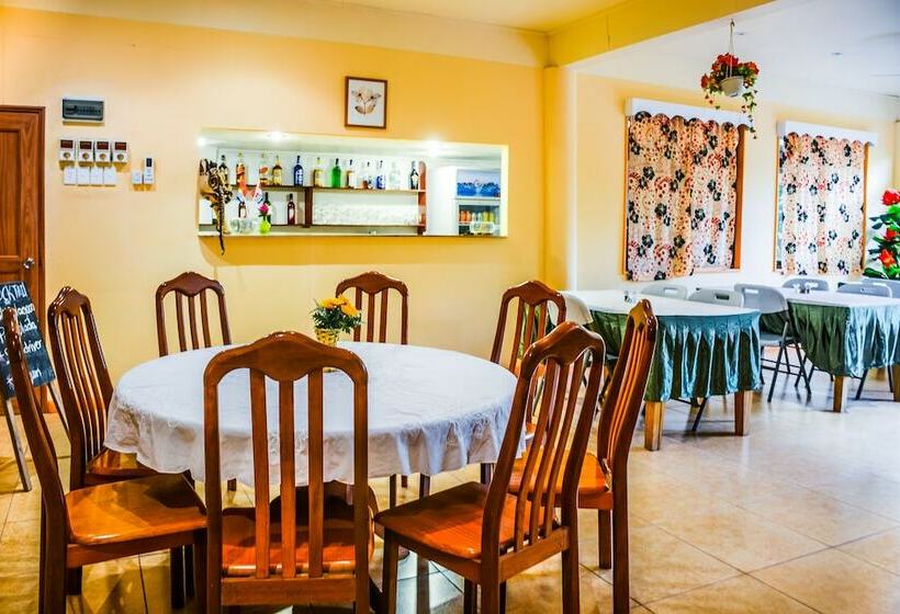 تختخواب و صبحانه Fema Lodge