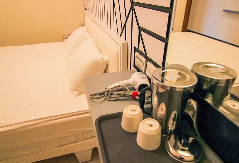 تختخواب و صبحانه Police House