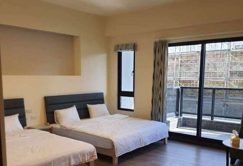 تختخواب و صبحانه Police House