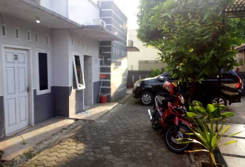 پانسیون Dedy Kost