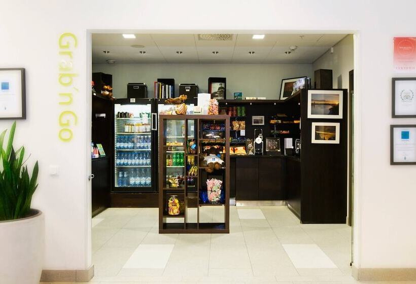 هتل Courtyard By Marriott Stockholm Kungsholmen