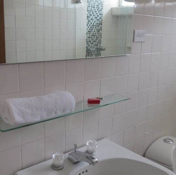 هتل Del Oeste B&b