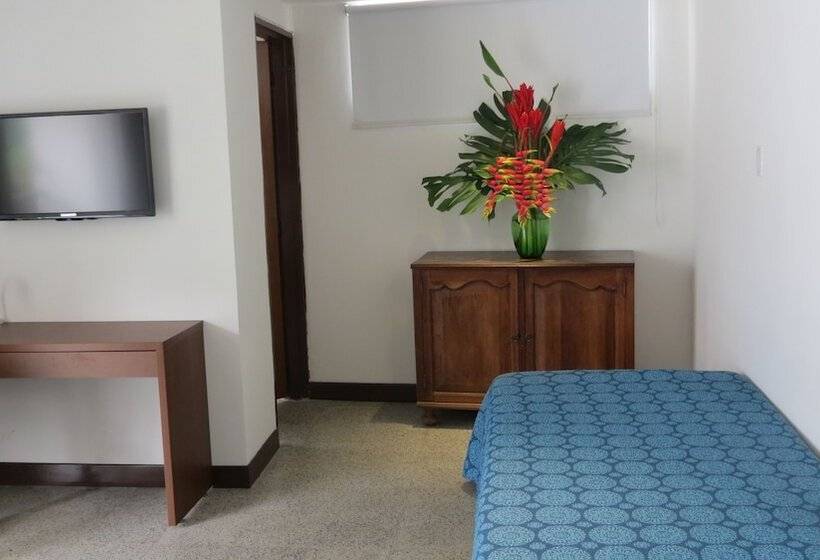 هتل Del Oeste B&b