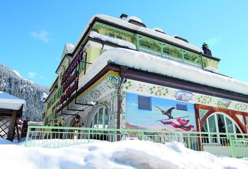 هتل Dolomiti Schloss