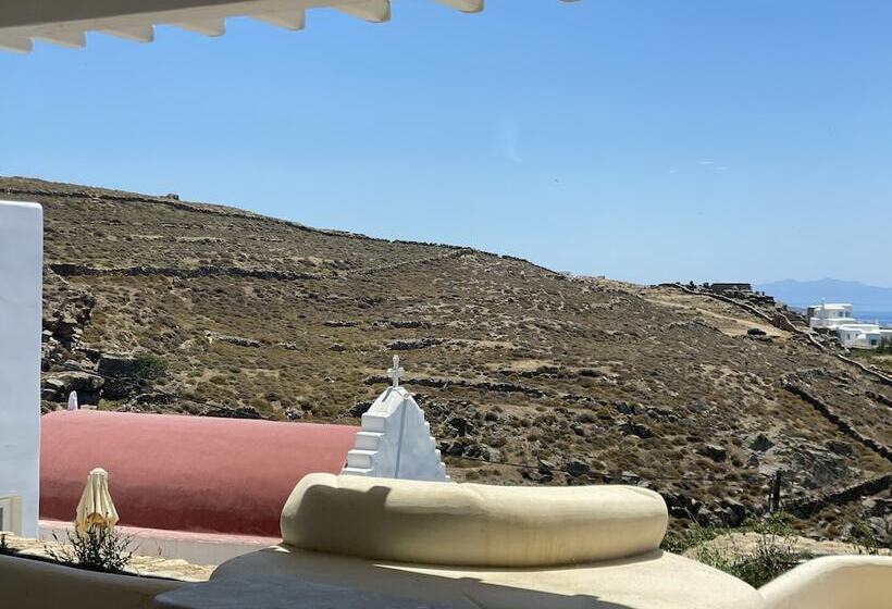 هتل Flaskos Suites And More