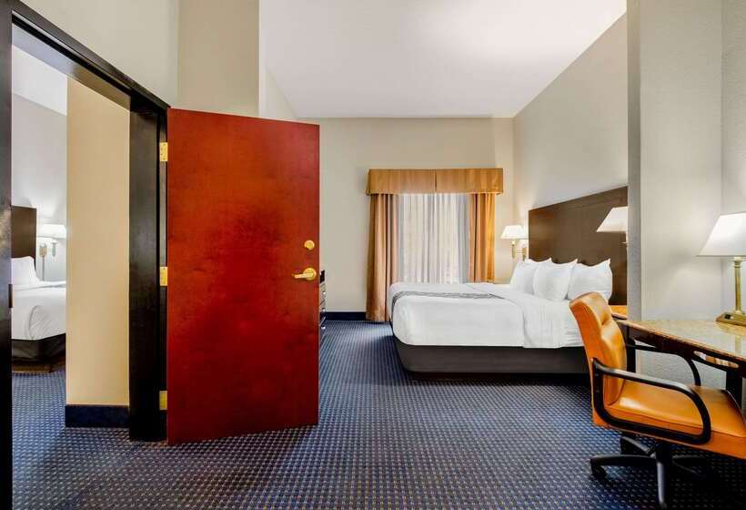 هتل La Quinta By Wyndham Mt. Laurel   Philadelphia