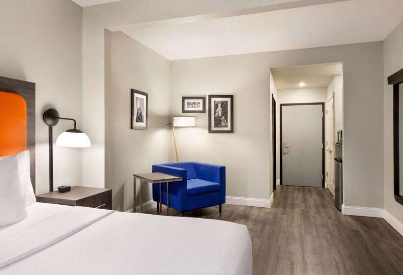 هتل La Quinta By Wyndham Mt. Laurel   Philadelphia