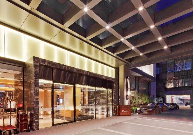 בית מלון כפרי Pullman Shanghai Jing An