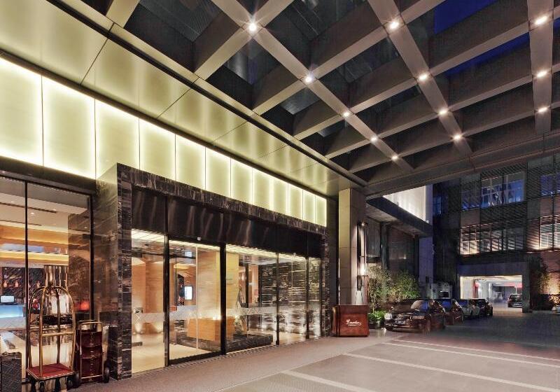 בית מלון כפרי Pullman Shanghai Jing An